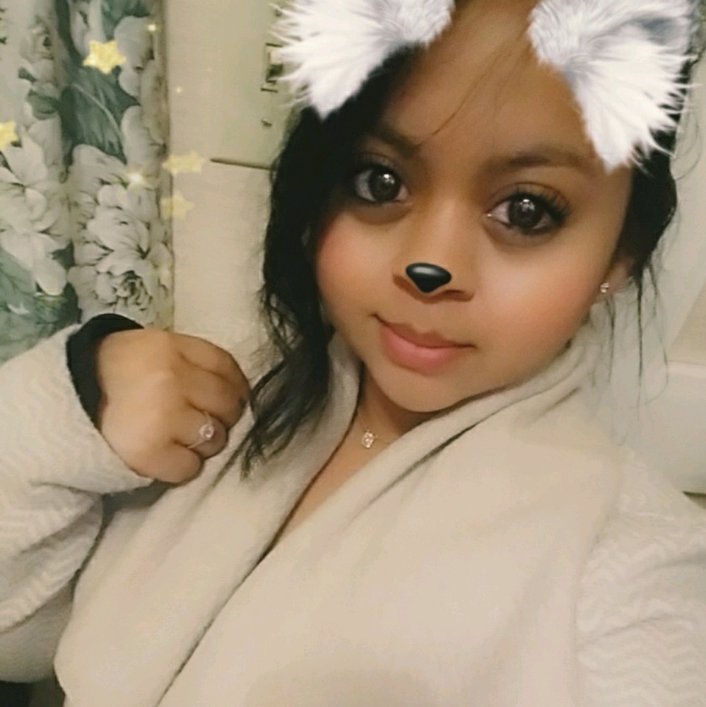 Meet your Posher, Mireya